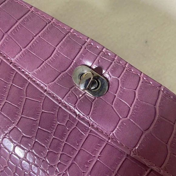 Vintage Purple Vegan Leather Clutch - Picture 4 of 8